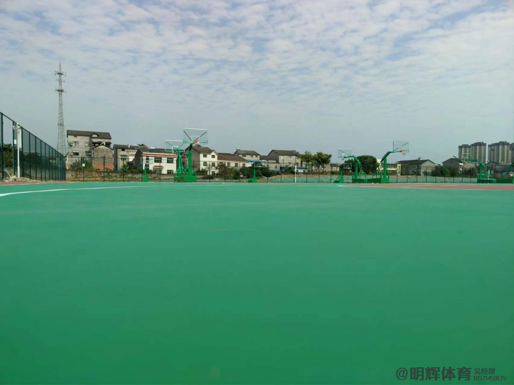 南平硬地丙烯酸球场的优缺点